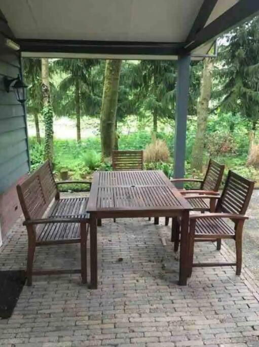 Heerlijk Huis In Een Prachtige Bosrijke Omgeving. Putten Luaran gambar